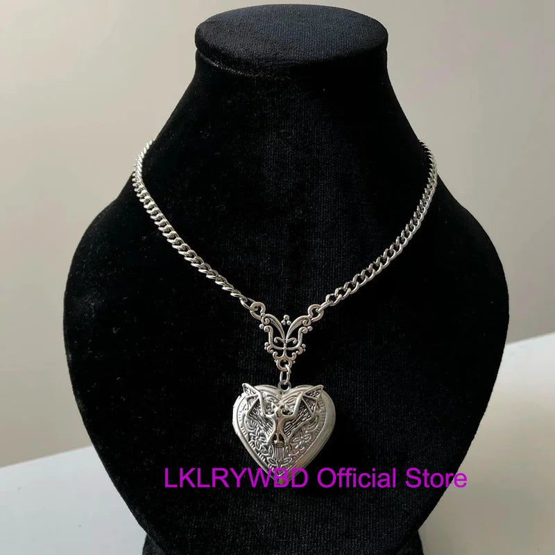 Gothic Bat Locket Necklace β Vampire Pendant Jewelry for Halloween & Bat Lovers | Dark Gift for Gothic Aesthetic Fans | '' Free Shipping ''