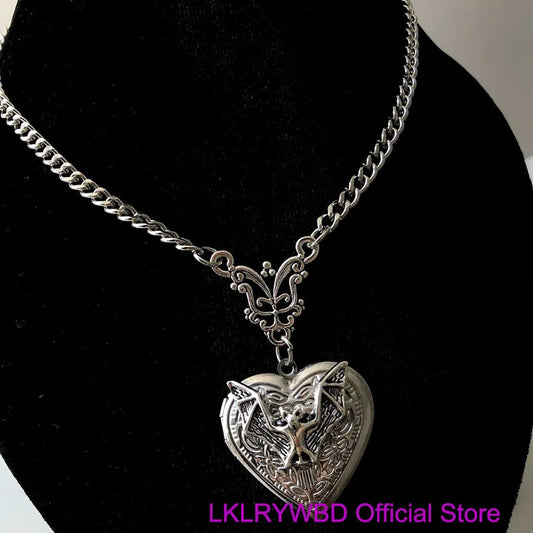 Gothic Bat Locket Necklace – Vampire Pendant Jewelry for Halloween & Bat Lovers | Dark Gift for Gothic Aesthetic Fans | '' Free Shipping ''