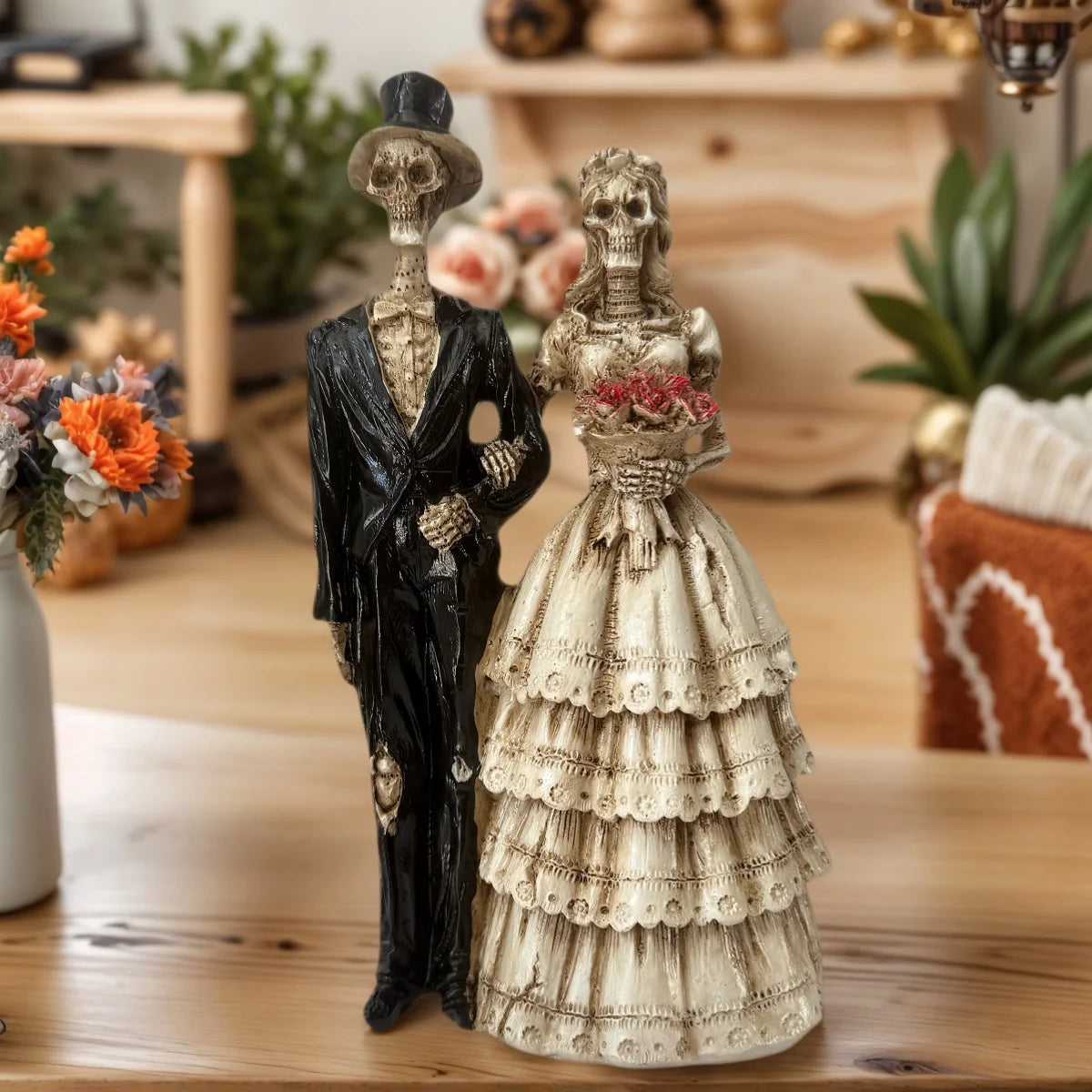 Gothic Skeleton Couple Figurine – Romantic Skull Lovers Statue | Wedding Gift, Gothic Home Decor, Halloween Ornament for Alternative Couples