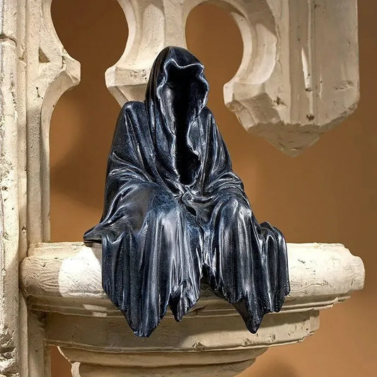Gothic Dark Cloaked Figurine – Mysterious Black Robe Night Walker Resin Statue | Grim Reaper-Inspired Desktop Ornament, Spooky Halloween Home Decor